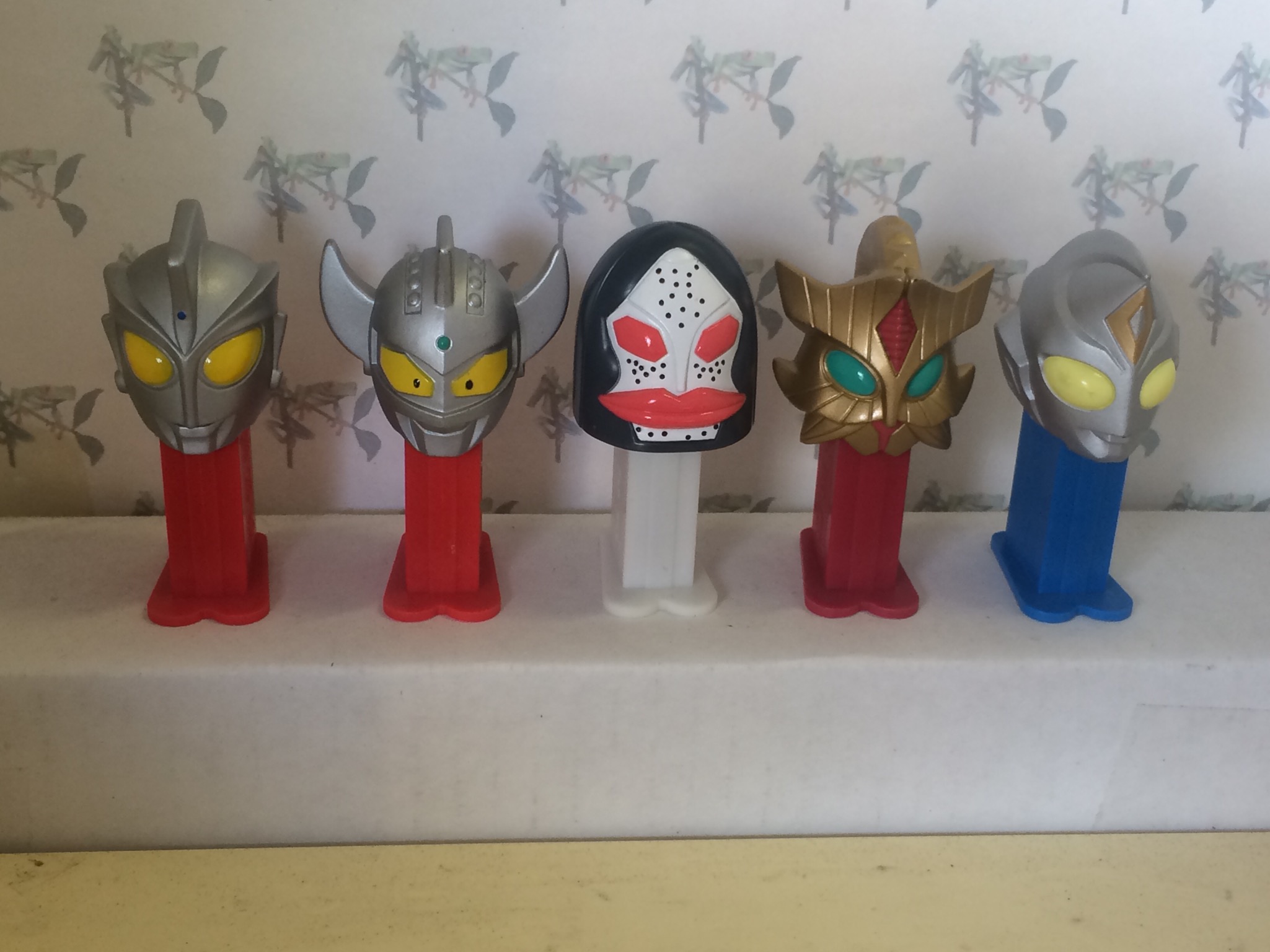 mini figure ultraman